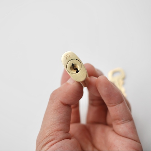 🍓LV Lock and Key #313 - Picture 3 of 3